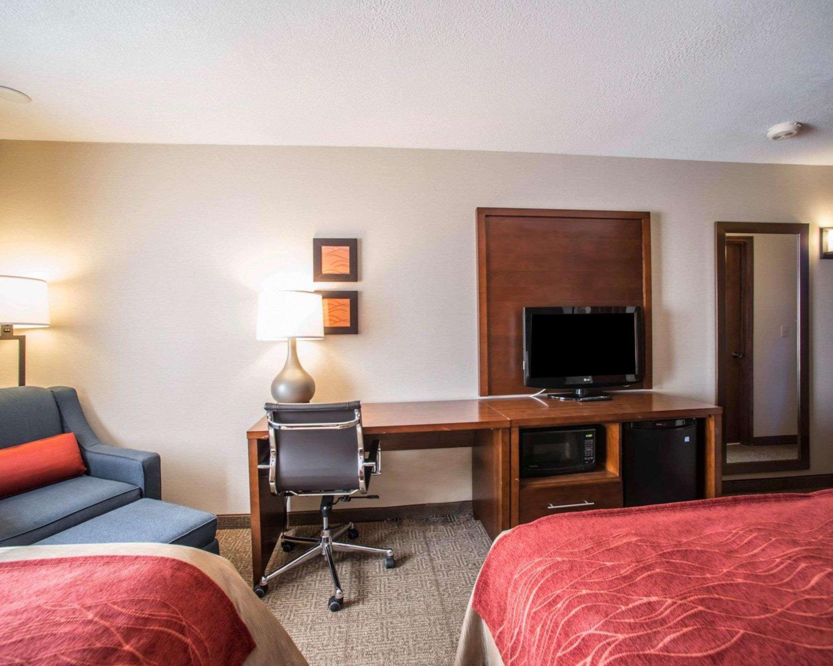 Quality Inn & Suites Boonville - Columbia Εξωτερικό φωτογραφία