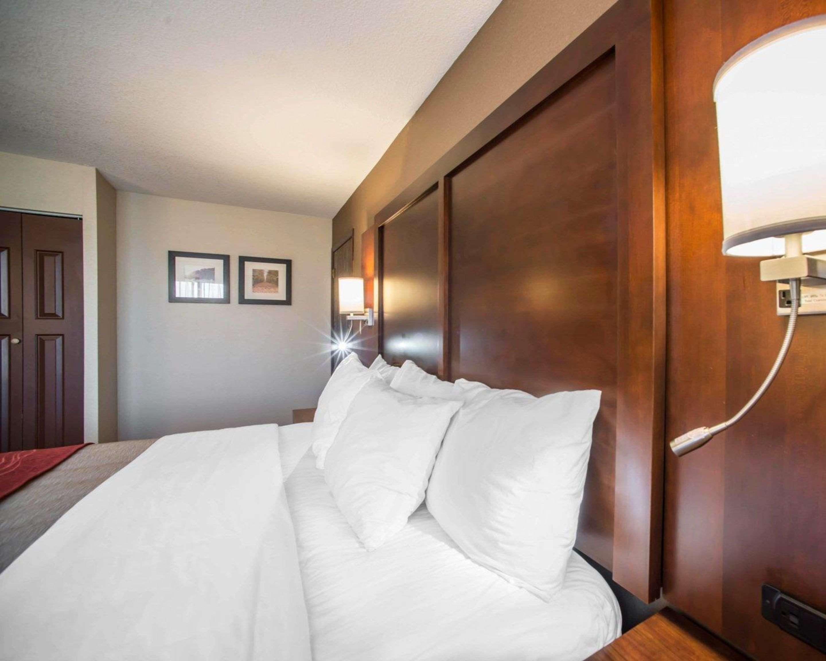 Quality Inn & Suites Boonville - Columbia Εξωτερικό φωτογραφία