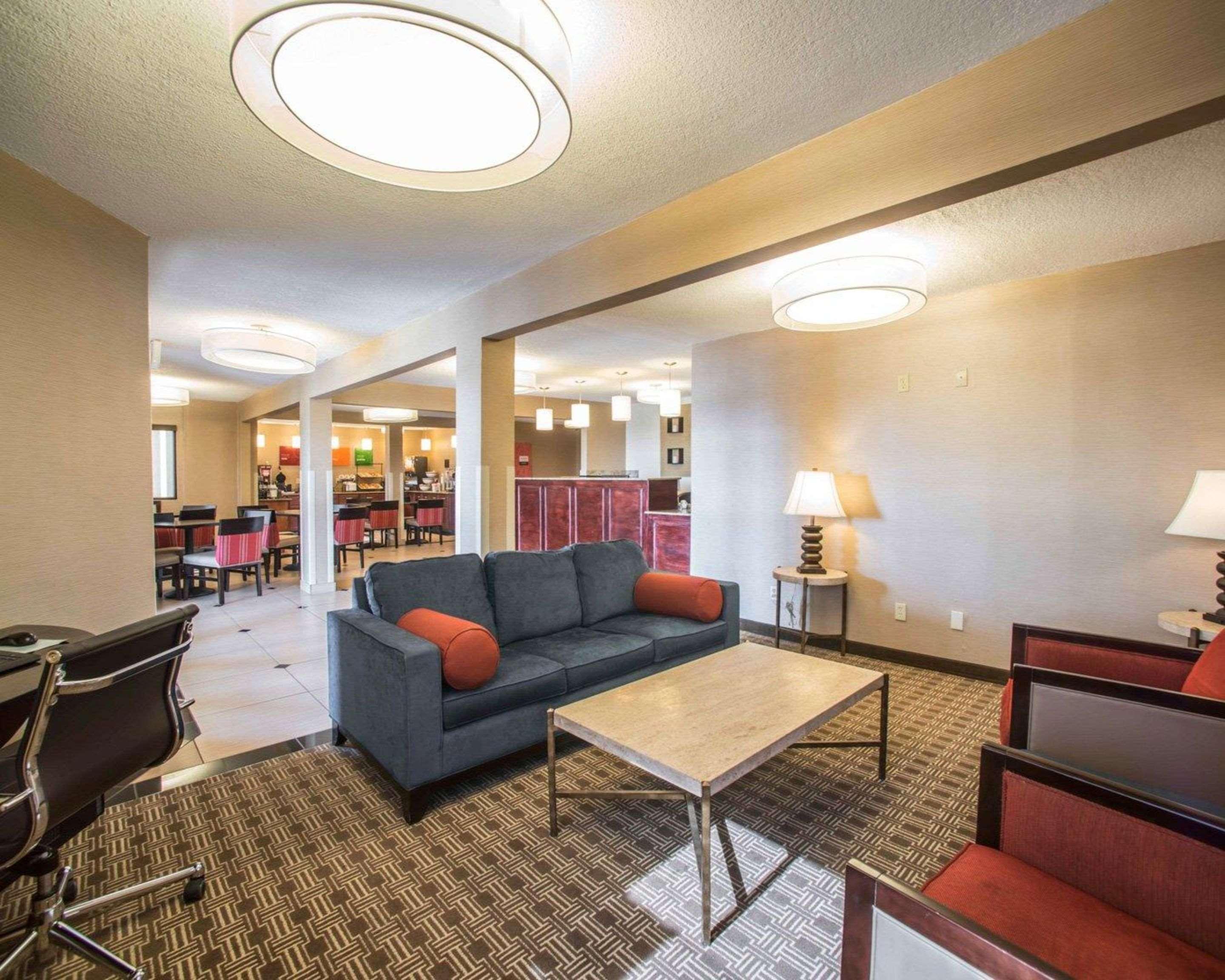 Quality Inn & Suites Boonville - Columbia Εξωτερικό φωτογραφία