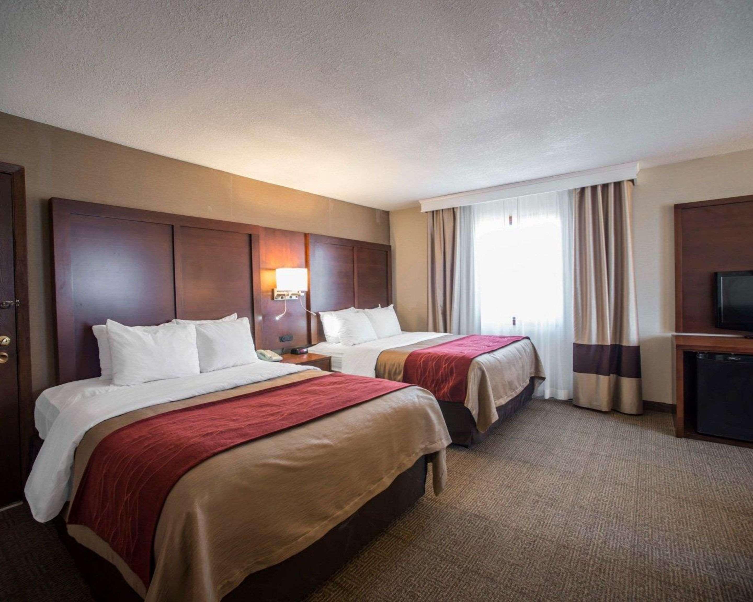 Quality Inn & Suites Boonville - Columbia Εξωτερικό φωτογραφία