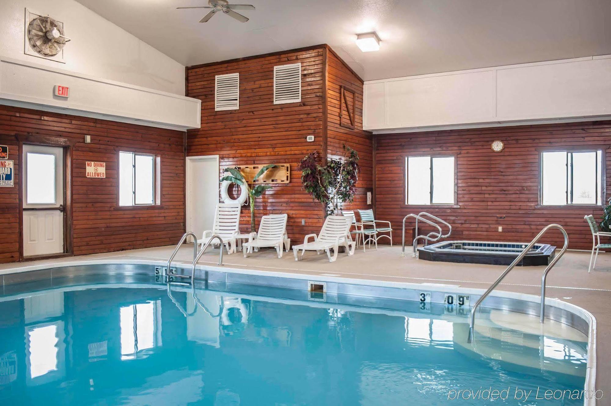 Quality Inn & Suites Boonville - Columbia Εξωτερικό φωτογραφία