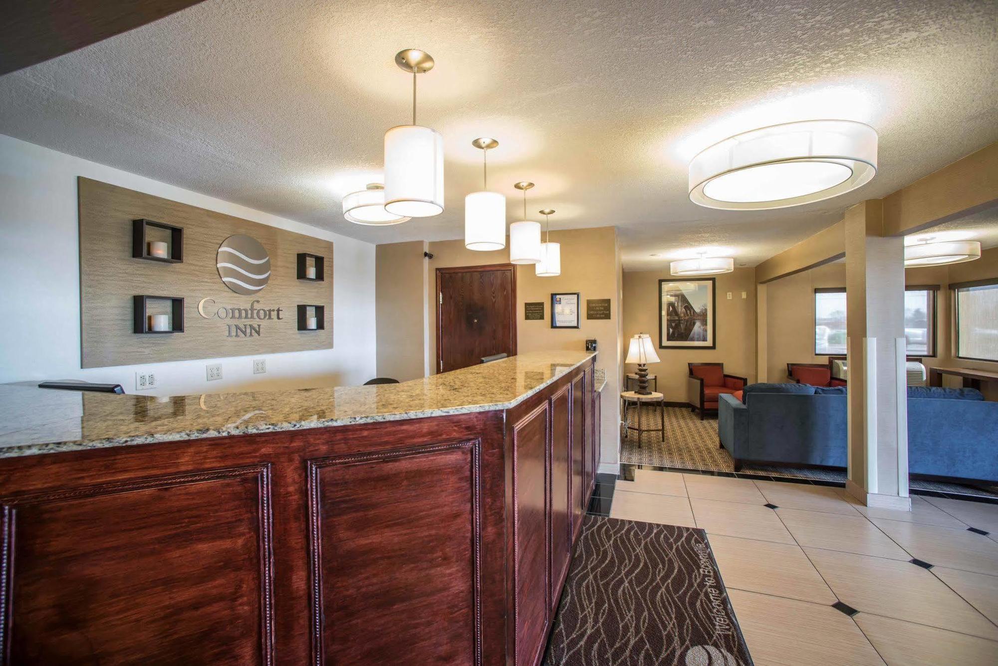 Quality Inn & Suites Boonville - Columbia Εξωτερικό φωτογραφία